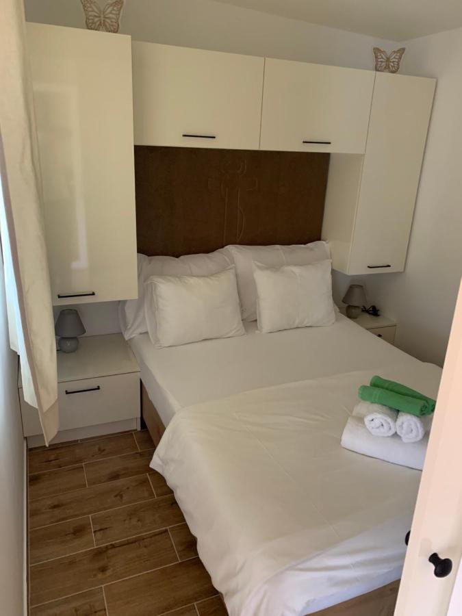 Hotel Kamp Karla & Bruno Sveti Filip i Jakov Esterno foto