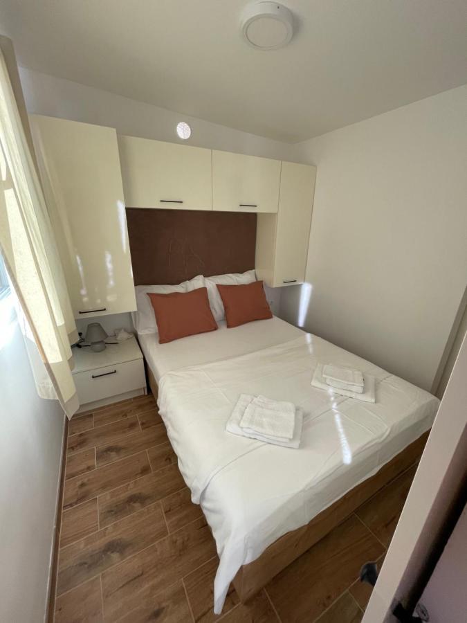 Hotel Kamp Karla & Bruno Sveti Filip i Jakov Esterno foto