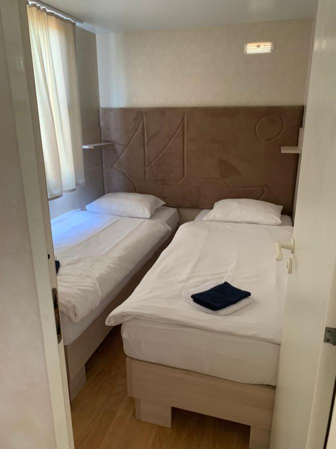 Hotel Kamp Karla & Bruno Sveti Filip i Jakov Esterno foto